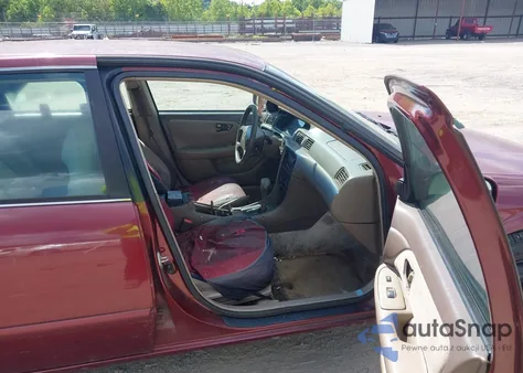 2001 Toyota Camry Le from USA, damaged, VIN 4T1BG22K11U778862